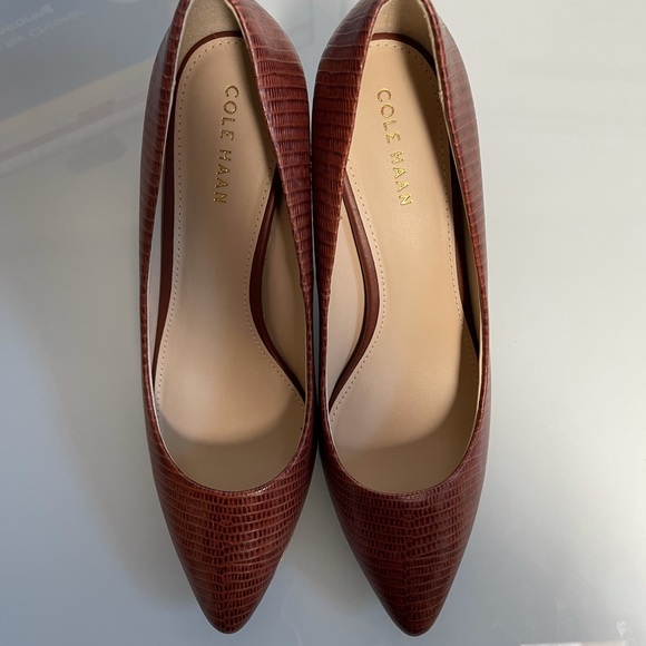 Cole Haan Gemma Logo Pump - Picture 5 of 5